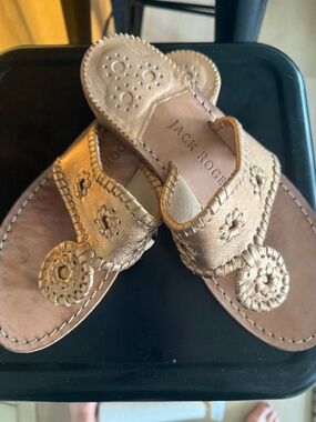 Jack Rogers Gold Leather Thong Sandals Classic Navajo Flat Size 8